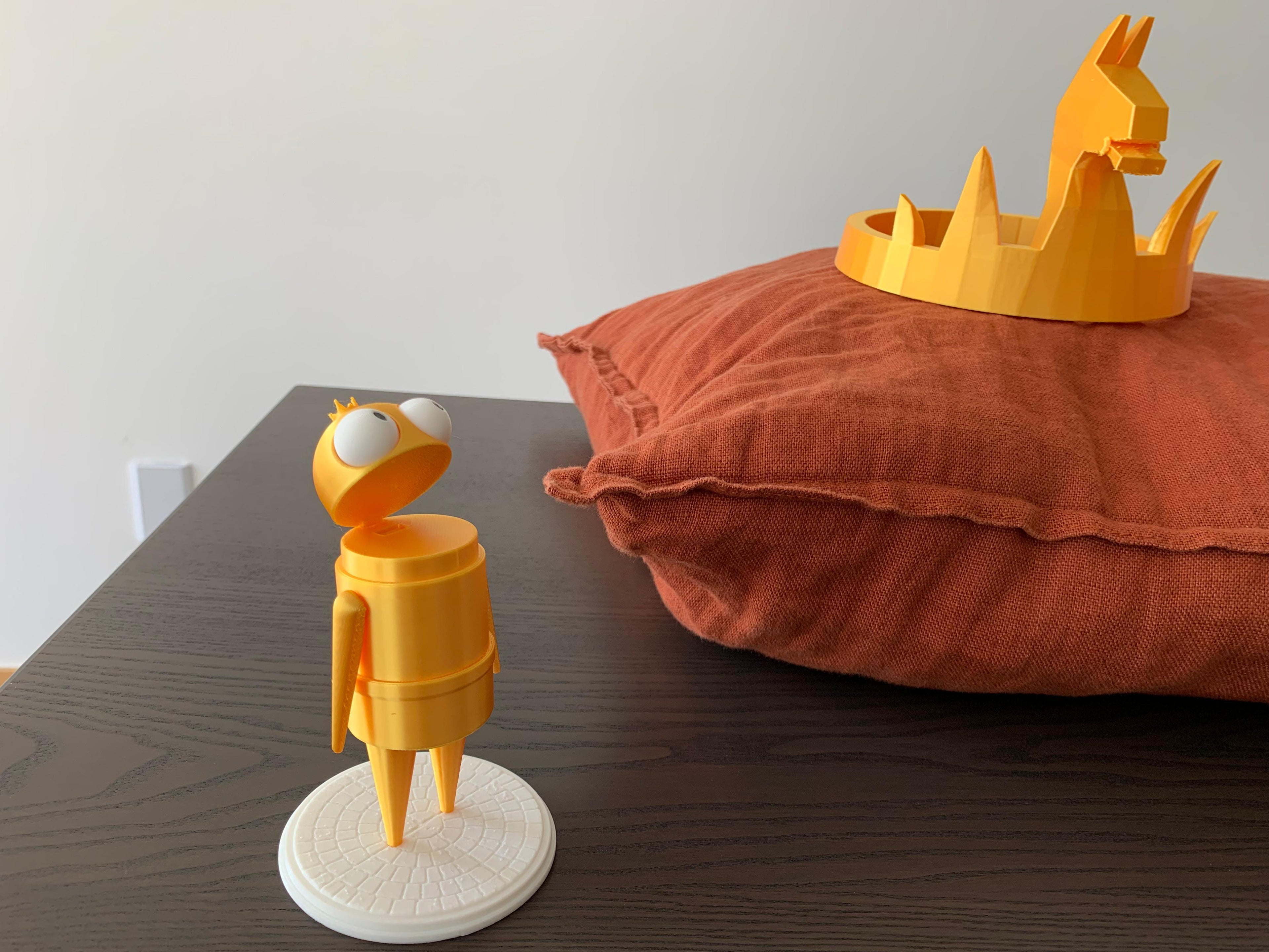 R.E.P.O  desk robot movable repo game mini toy